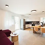 Luxury 2 Сплит