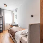Apartment Luxury 2 *