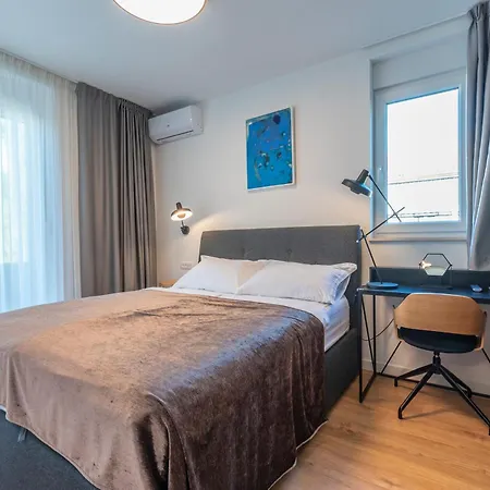 Lägenhet Luxury 2 *